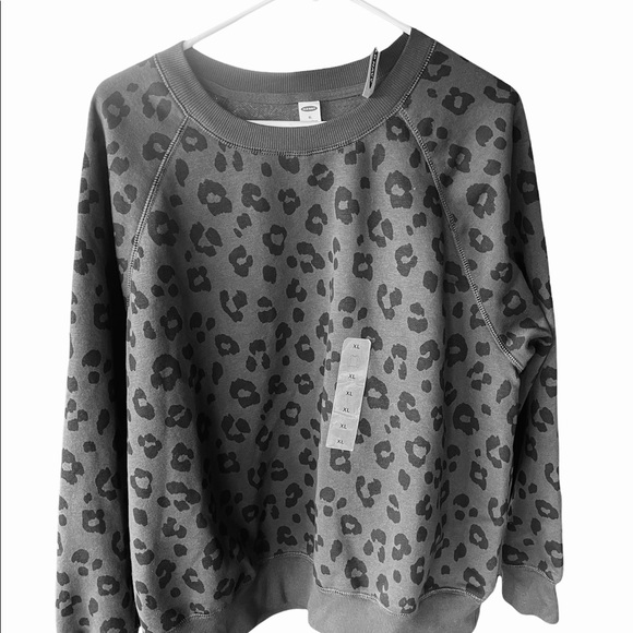 Old Navy Sweaters - SALE NWT Old Navy cheetah print sweatshirt